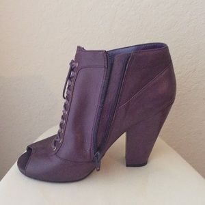 Vince Camuto VC GORDON